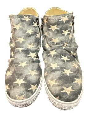 Not Rated Star Print Sneaker Wedge Size 10 Blue Cream NWOB
